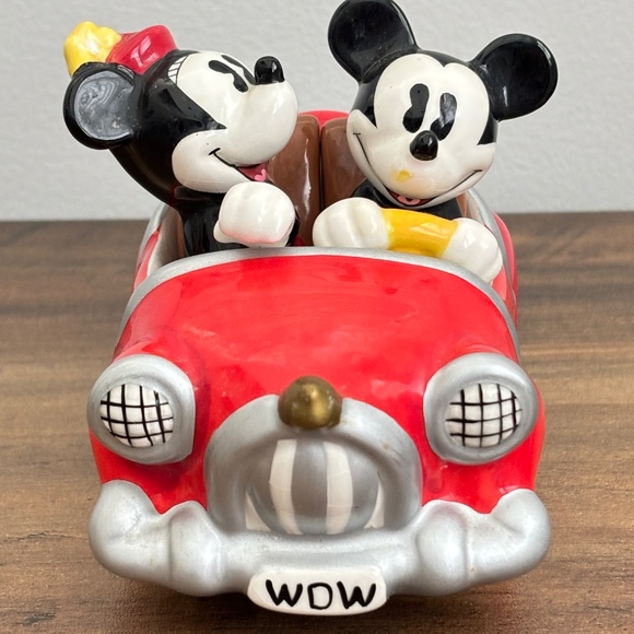 Walt DISNEY Salt & Pepper Shakers Magnetic MICKEY & MINNIE MOUSE Retro Red CAR 3 - Picture 2 of 15